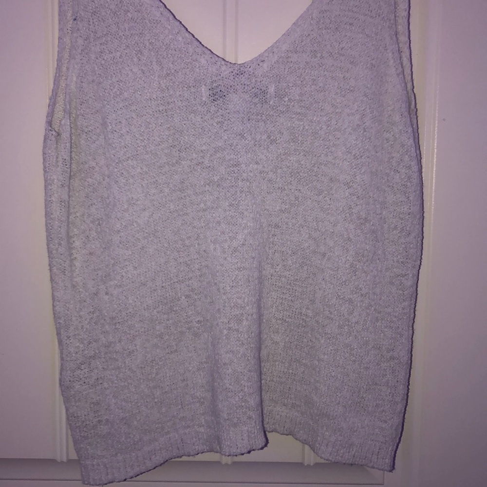 white top - Picture 2 of 5